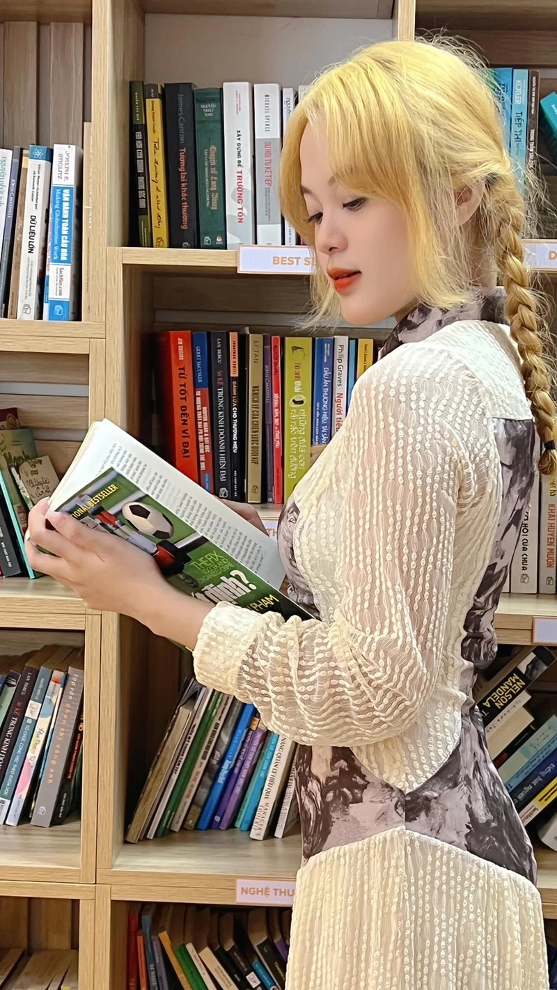 Ảnh selfie gương trong phòng ngủ mang lại cảm giác gần gũi