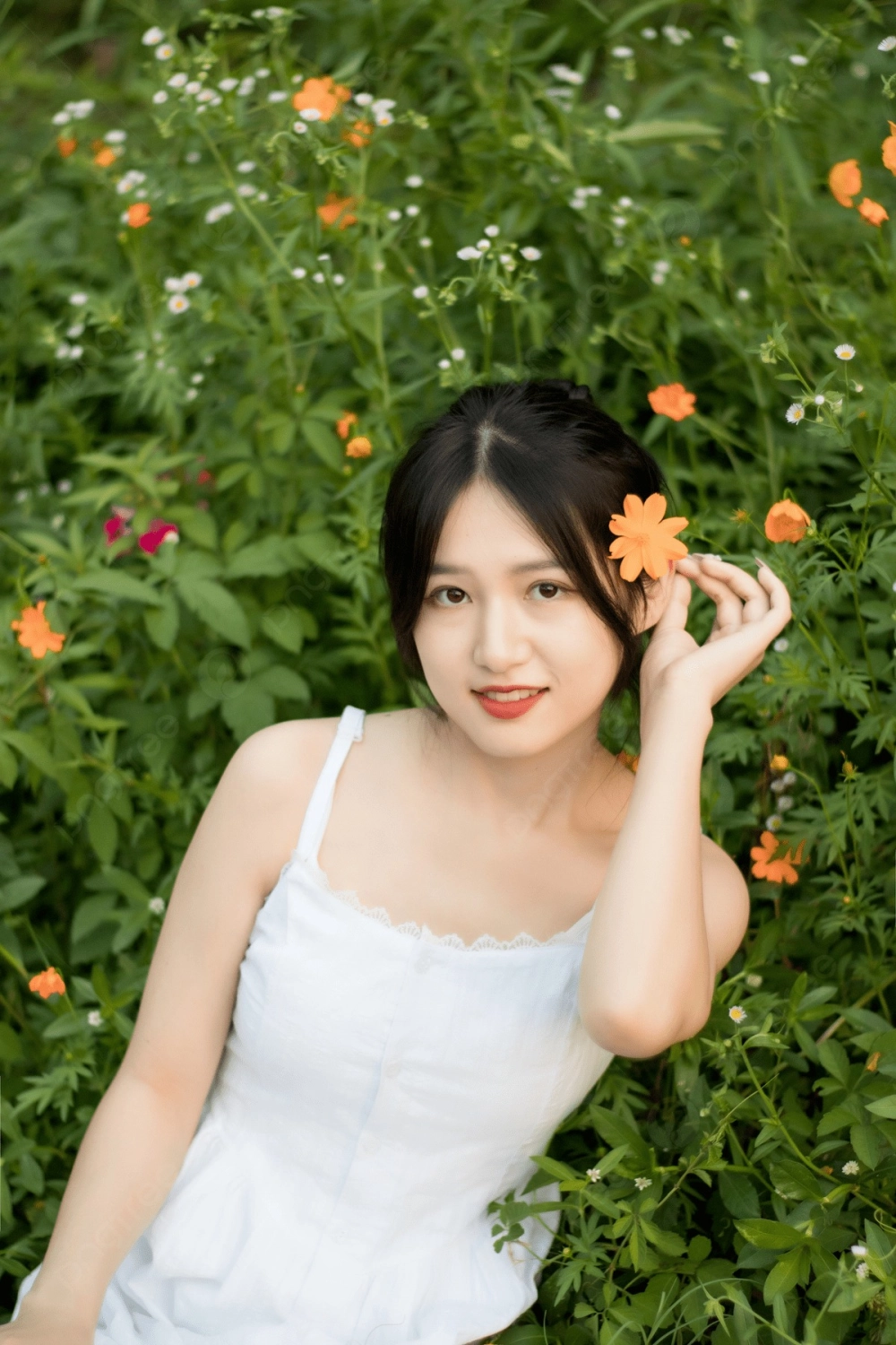 Không cần cầu kỳ, nét gái sinh viên xinh tự nhiên vẫn tỏa sáng.