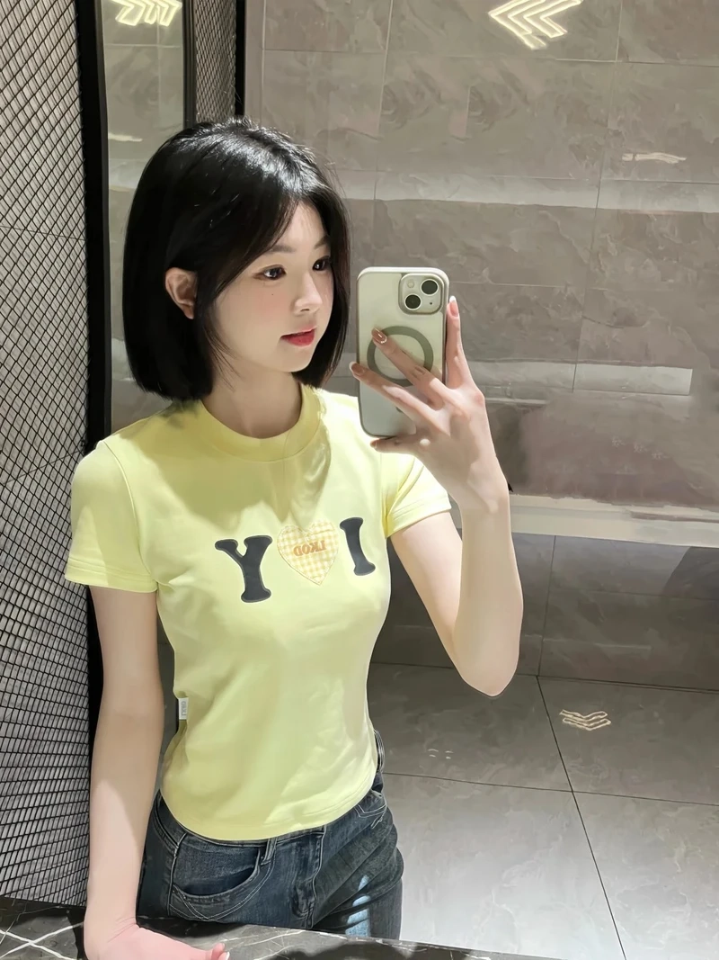 Ngắm ngay bộ gái xinh tóc ngắn dễ thương khiến dân mạng mê mẩn