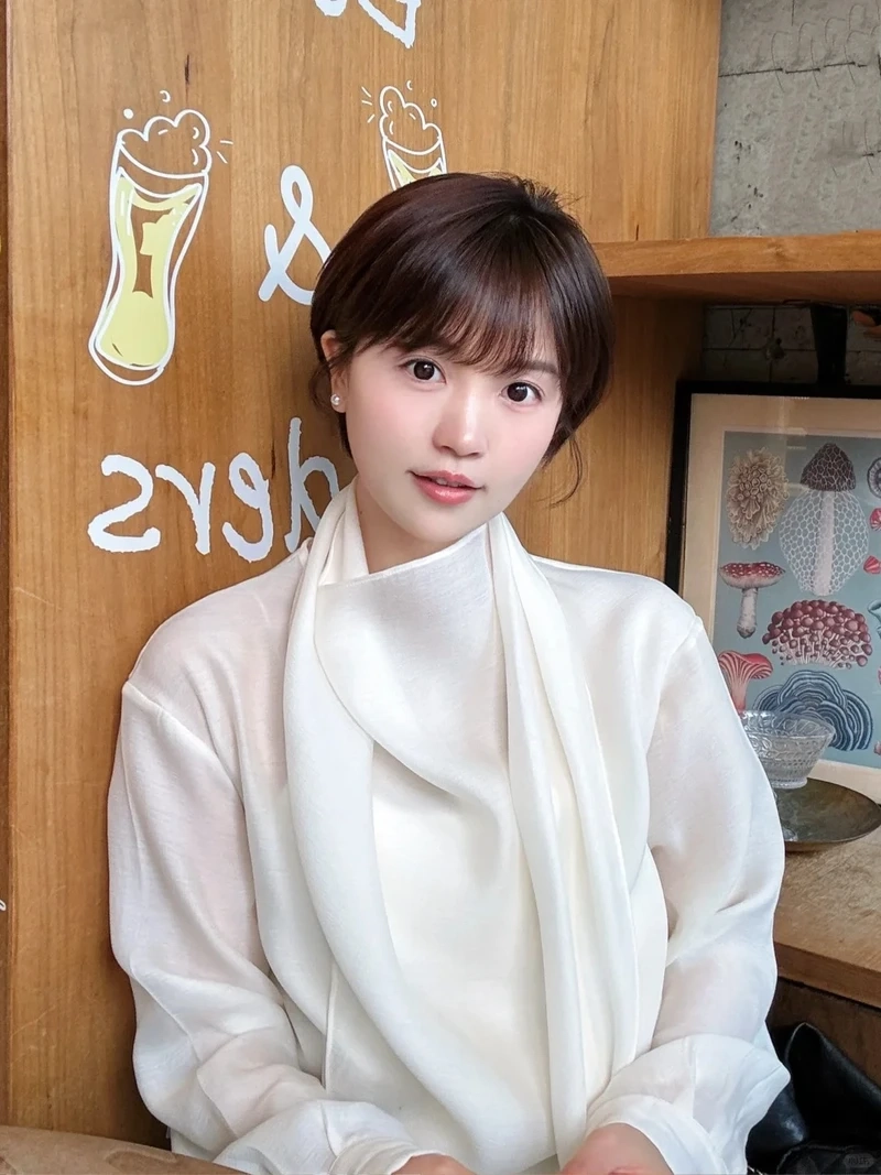 Khoảnh khắc dễ thương của gái xinh tóc ngắn selfie khiến ai cũng thích