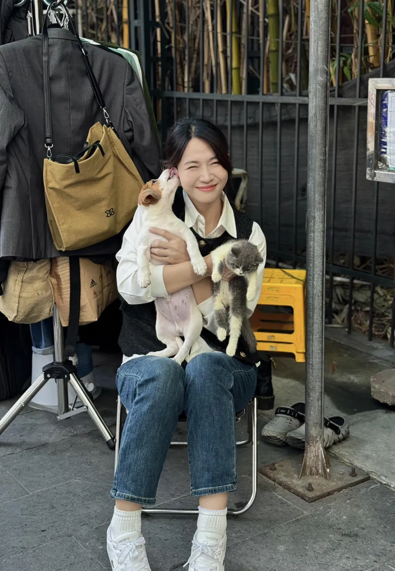 Lê Bống sự kiện thảm đỏ sang trọng