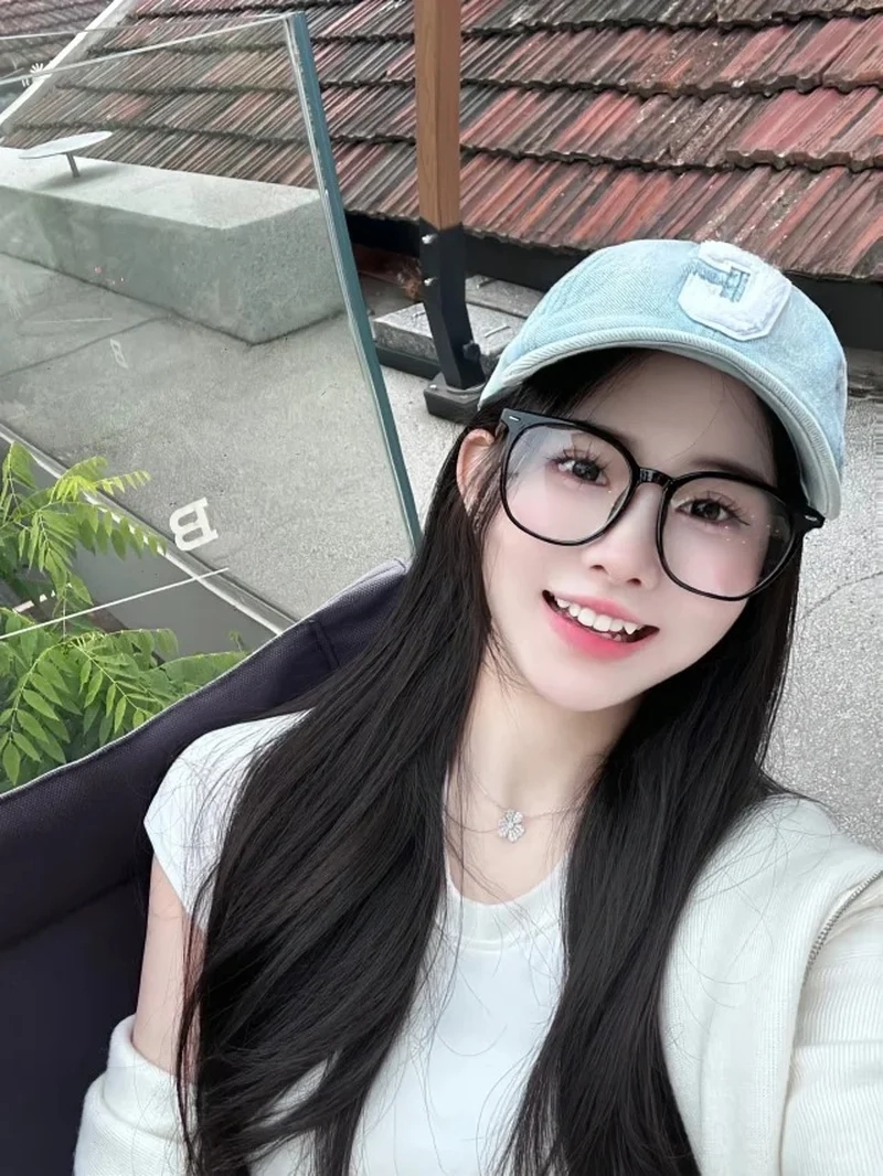 Dễ thương với Gái răng khểnh Swaglive phong cách dễ thương