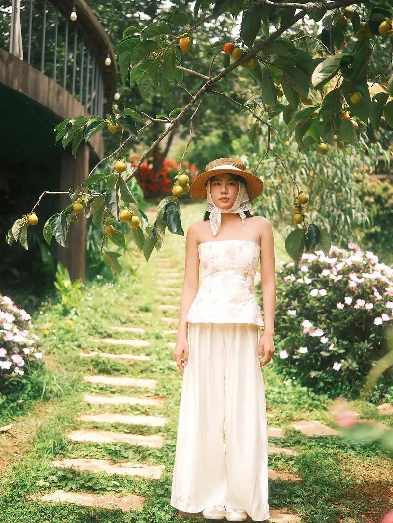 Nét gái nông thôn cười duyên