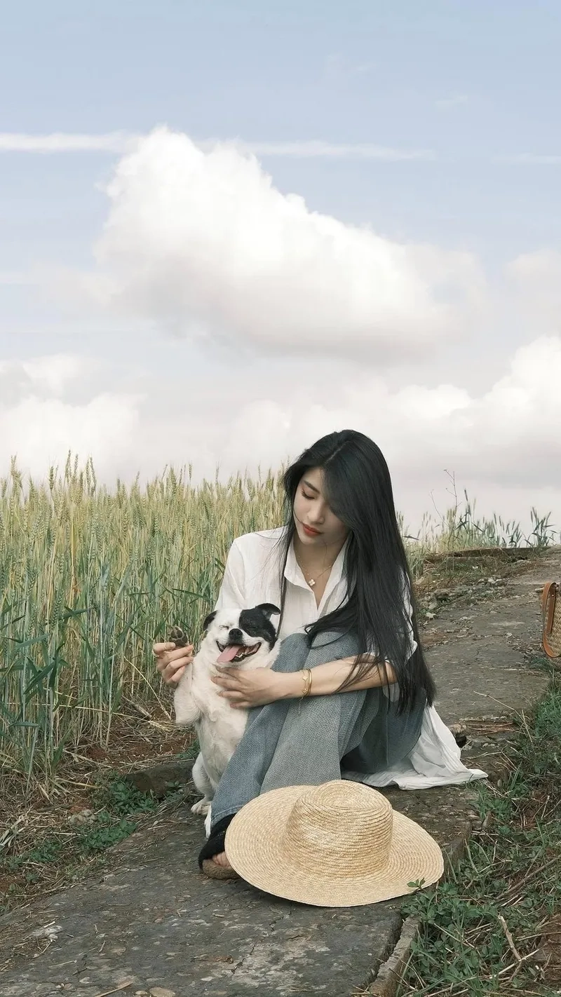 Cô gái nông thôn thắt bím tóc